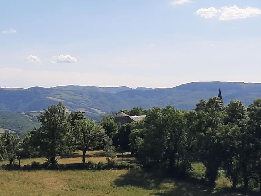 Chaleureux à La Campagne Hébergement de vacances Gissac